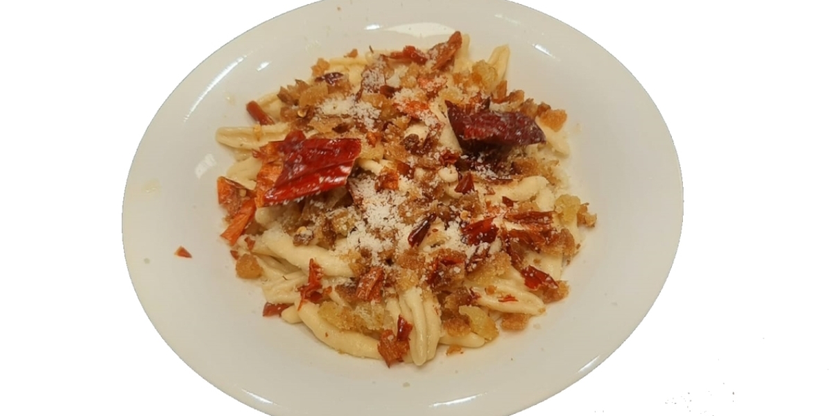 Strascinati con Peperoni Cruschi e Mollica di Pane