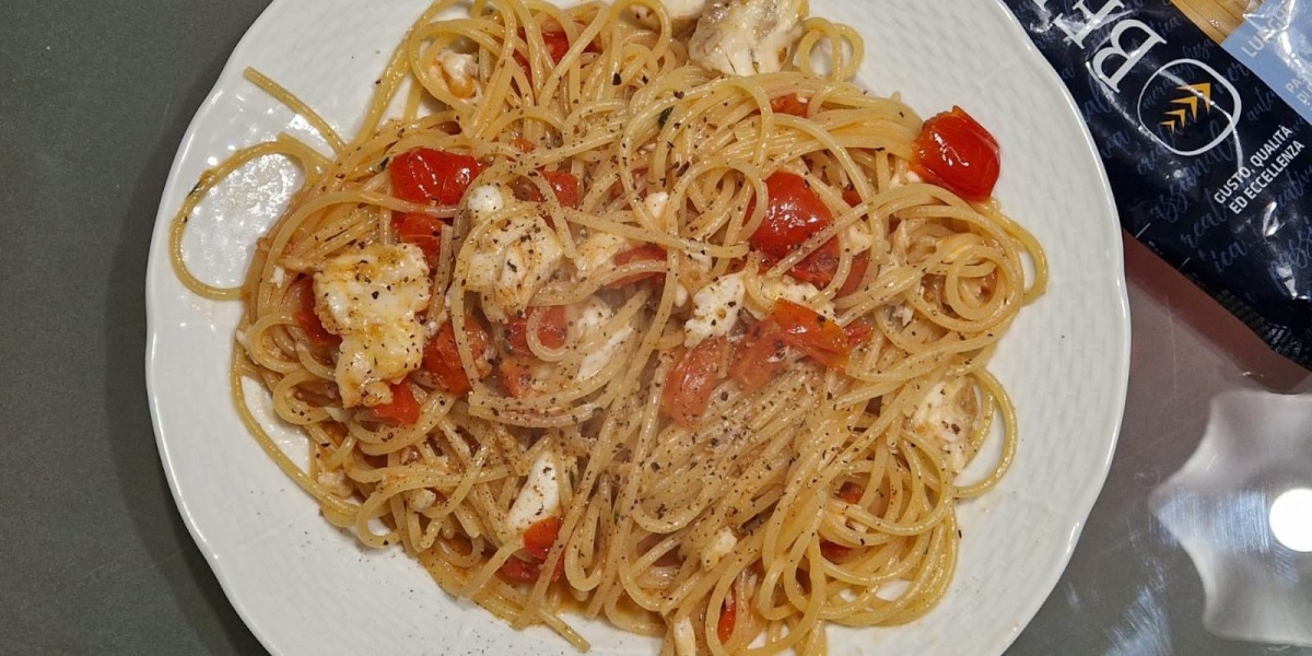 Spaghetti al branzino e datterini